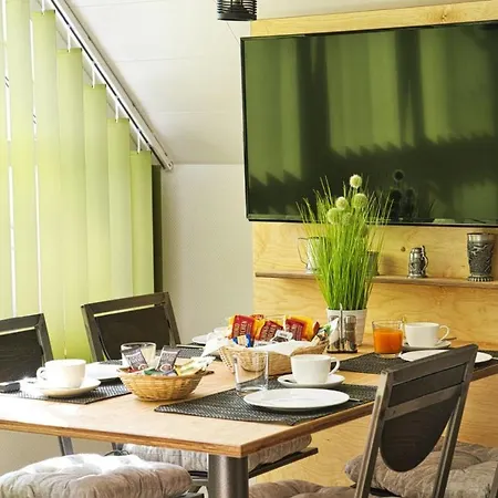Bed & Breakfast Gaestehaeuschen-hoesbach 3*